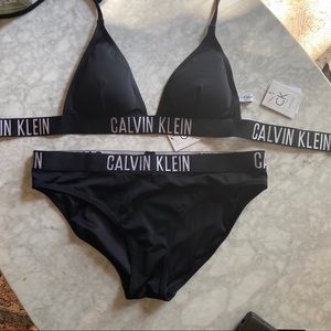 NWT Calvin Klein Bikini Bottoms • Size Large